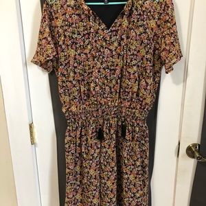 IMNYC knee length dress. Chiffon top with slip underneath, V-neck. Size Medium.